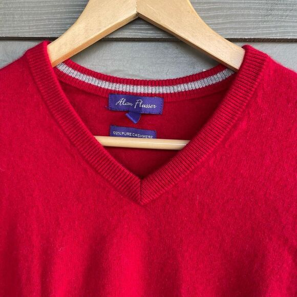 Allan Flusser Men’s 100% cashmere red v neck sweater - Picture 2 of 4